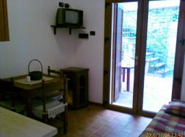 Casa Vacanze Del Pescatore，位于特拉西梅诺湖畔帕西尼亚诺的酒店
