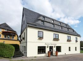 Spacious holiday home in the Ore Mountains，位于Deutschneudorf的度假屋