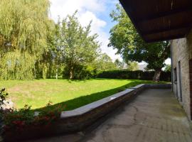 Spacious Ardennes Getaway，位于Honnay的酒店