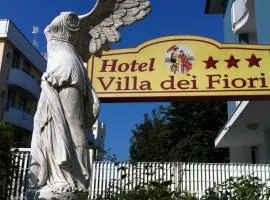Hotel Villa dei Fiori - sul mare con piscina