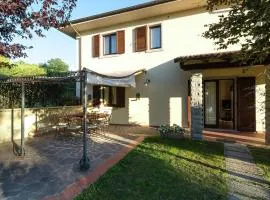 Villa in Lonnano with pool