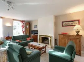 Holiday Home in Lanrelas near Rance River