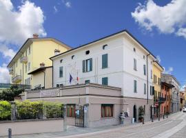 Hotel La Fenice，位于基亚里的酒店