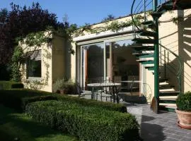 House in Zingem near Hiking Trails
