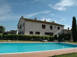 Spacious Farmhouse in Pienza with Swimming Pool，位于Contignano的酒店