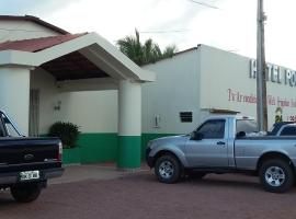 Hotel Portales，位于Guajará-Mirim的酒店