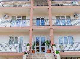 Hotel Coralis 2，位于艾福雷诺德的酒店