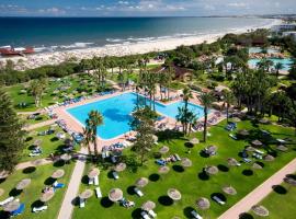 Sahara Beach Aquapark Resort，位于莫纳斯提尔哈比卜·布尔吉巴国际机场 - MIR附近的酒店
