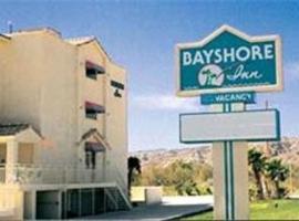 Bayshore Inn，位于劳克林的酒店