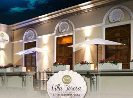 Villa Teresa，位于圣泰雷萨迪里瓦的酒店