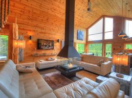 Le Val d'Isère - Les Chalets Spa Canada，位于拉马巴耶的酒店