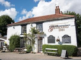 The Greyhound Inn，位于比代尔的宾馆