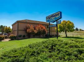 艾治沃特旅馆，位于Reedley的酒店