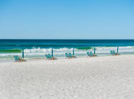 Getaways at Destin Holiday Beach Resort，位于德斯坦的酒店