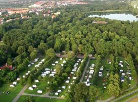 KNAUS Campingpark Leipzig，位于莱比锡的酒店
