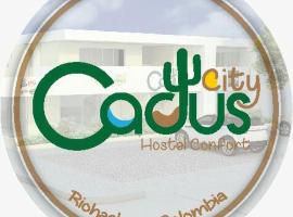 cactus city hostel confort，位于里奥阿查的宾馆