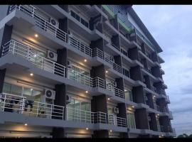 NIDA Rooms Rayong Triple 8，位于Pluak Daeng的酒店