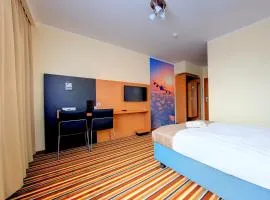 自动港雷尼丝汽车旅馆