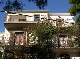 Apartmani Zaninović，位于圣内德尔贾的酒店