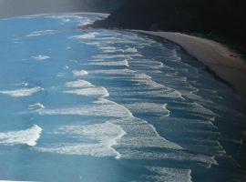 Pousada Villa Verde - Frente para a Praia do Farol，位于蜜岛的酒店