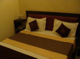 Hotel Abhinandan Grand，位于德拉敦Paltan Bazaar的酒店