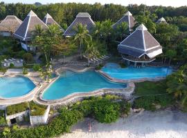 邦劳岛Spa度假酒店，位于邦劳的带泳池的酒店