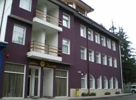 赫利俄斯家庭酒店