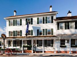 The Griswold Inn，位于EssexGoodspeed Opera House附近的酒店