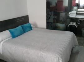 Bed&Breakfast 10 GIRONA，位于赫罗纳的酒店