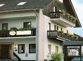 Garni Hotel & Ferienwohnungen Seeschlößchen，位于瓦尔德克的酒店