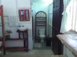 Hospedaje Brisas del mar Playa Blanca，位于普拉亚布兰卡的酒店
