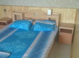 Hotel Tri Brata，位于纳布兰的酒店