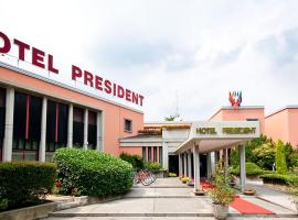 总统大酒店，位于斯皮林贝戈的酒店