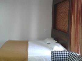 Hotel Gowri Sankar，位于Ambāsamudram的酒店