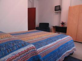 西玛普拉餐厅酒店，位于庞特内阿尔比的酒店