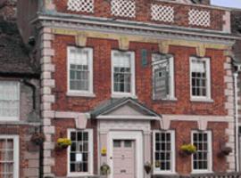 Jesmonds Of Highworth，位于Highworth的酒店