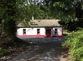 Carrickamore Cottage，位于博伊尔Ballinfad Castle附近的酒店