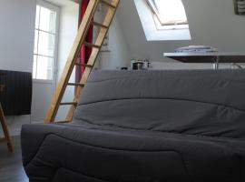 Studio neuf proche d'Alençon et Le mans，位于Lonrai的酒店