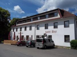 亚历克斯酒店，位于Rataje nad Sázavou的酒店