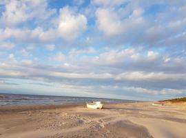 Sea House Dzelmes，位于Mazirbe的酒店