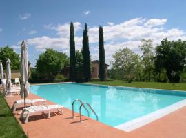Agriturismo Avanella Appartamenti a 150 mt dalla piscina 150 mt from swimming pool，位于切塔尔多的酒店
