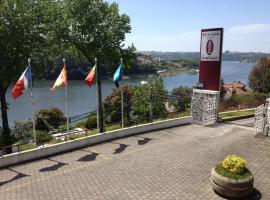 埃斯塔拉格姆圣地亚哥酒店，位于贡多马尔的酒店