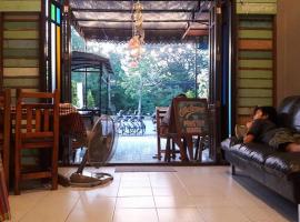 Muster Guesthouse，位于大城的酒店