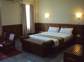 SAPADIA HOTEL ROKAN HULU，位于Rambah的酒店