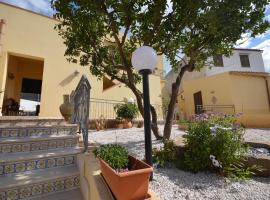 B&B Timpe Bianche，位于卡斯泰卢佐的酒店