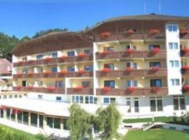 Sonnenhotel St. Urbanerhof，位于圣乌尔班的酒店
