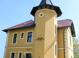 Anna Villa，位于凯斯特海伊Balaton Museum附近的酒店