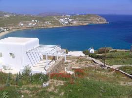 Beachfront Villa Amazing Views Mykonos，位于凯勒里瓦迪的酒店