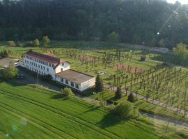 Parkhotel Český Šternberk，位于捷克施特恩贝克的酒店