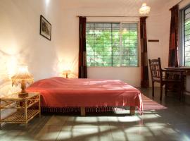 The Annex, Isai Ambalam guest house，位于黎明之村的旅馆